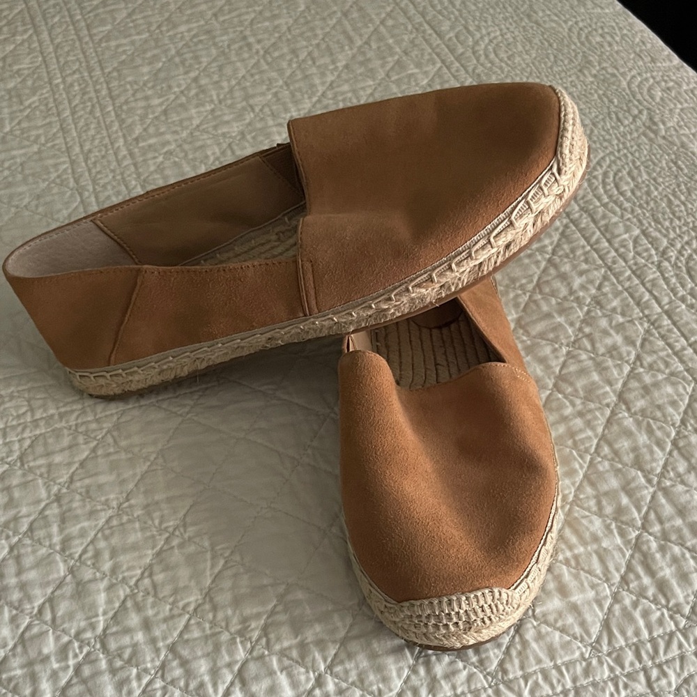 Banana Tepublic Tan Espadrille Slip-On Shoes